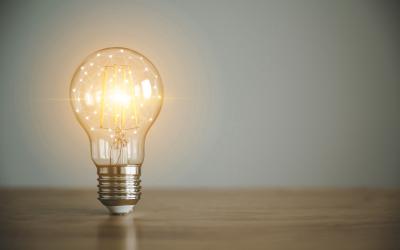 picture of lightbulb on table